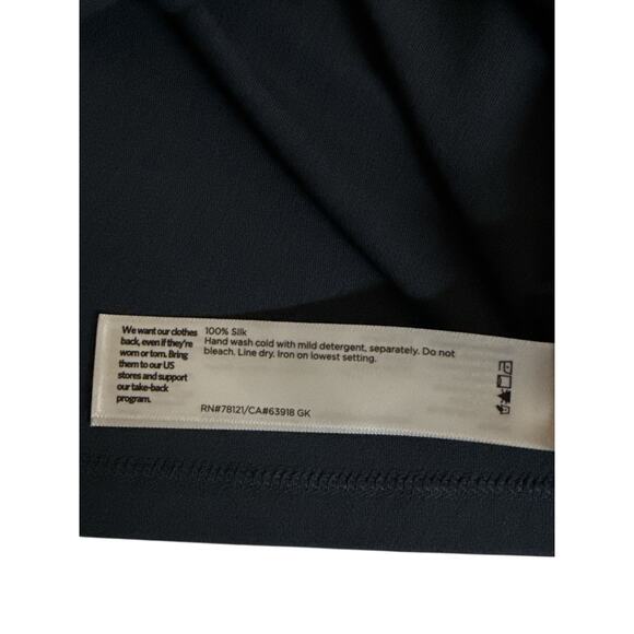 Eileen Fisher Women's Scoop Neck Soft Stretch Silk Jersey Tank Top Size L Navy - Picture 8 of 8